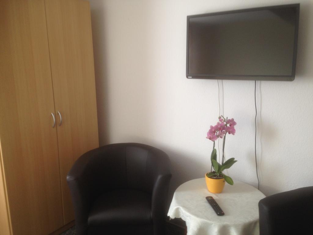 Gasthof & Pension Zum Saalestrand Bad Dürrenberg Chambre photo