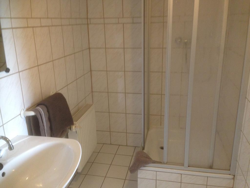 Gasthof & Pension Zum Saalestrand Bad Dürrenberg Chambre photo